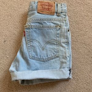 Vintage Levi’s 550 Shorts Light Wash